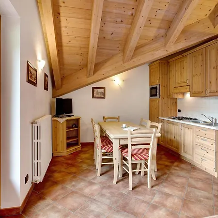 Casa Michela Trilocale Mansardato 公寓