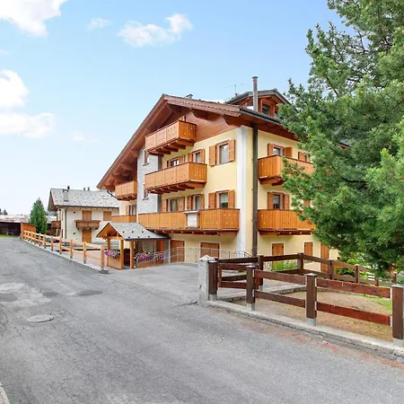 Casa Michela Trilocale Mansardato 公寓 *